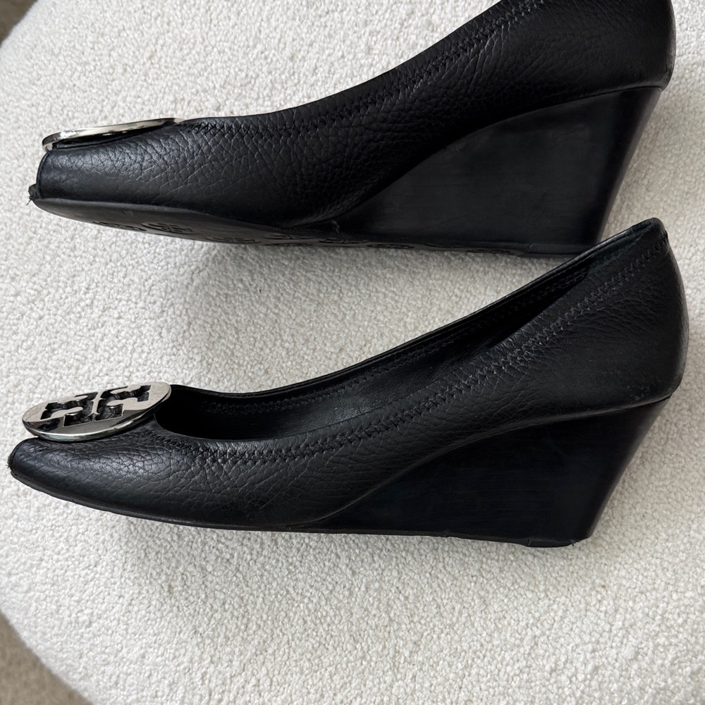 Tory Burch Sally Peep Toe Wedge Black with Silver Logo - Picture 6 of 9